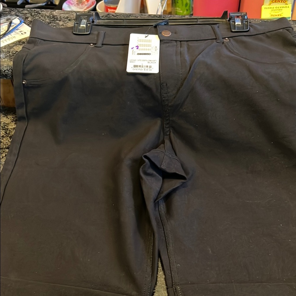 HUE Black Flat Front Shorts